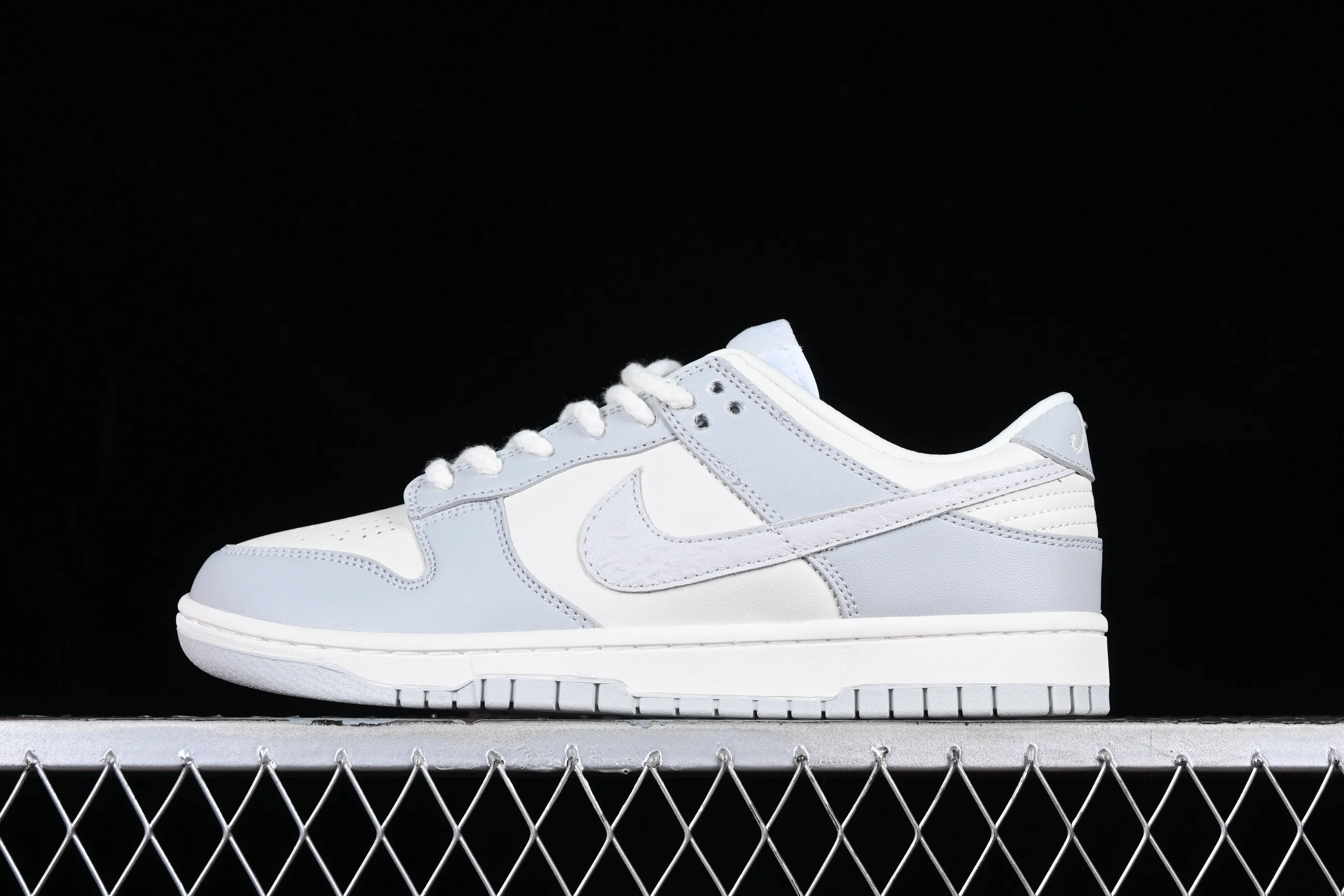 All categories Nk SB Dunk series Nk SB Dunk Low low-top sneakers Nk Dunk Low "Needlework" embossed gray SB low-top sports and leisure sneakers FJ4553-133